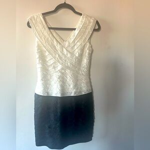 Adrianna Papell V-Neck Black/White Vintage Tiered-Layered Dress Size 10P.